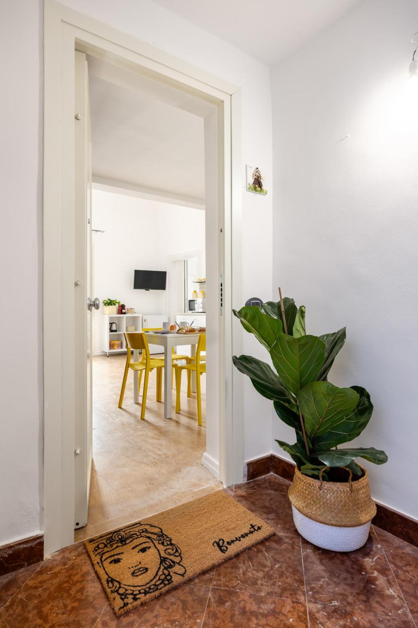 Agata E Rosalia 2 Bedroom Flat At The Quattro Canti Palermo Exterior foto
